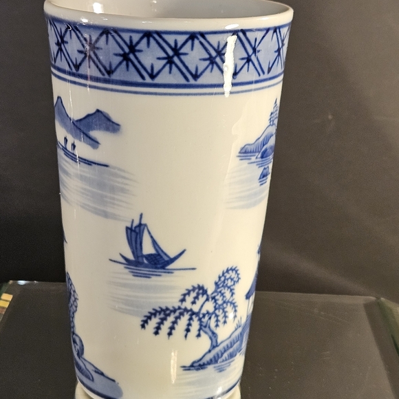 Vtg White And Blue Porcelain 16oz Mug. Blue Willow Inspiration Pattern Cup - Picture 8 of 14